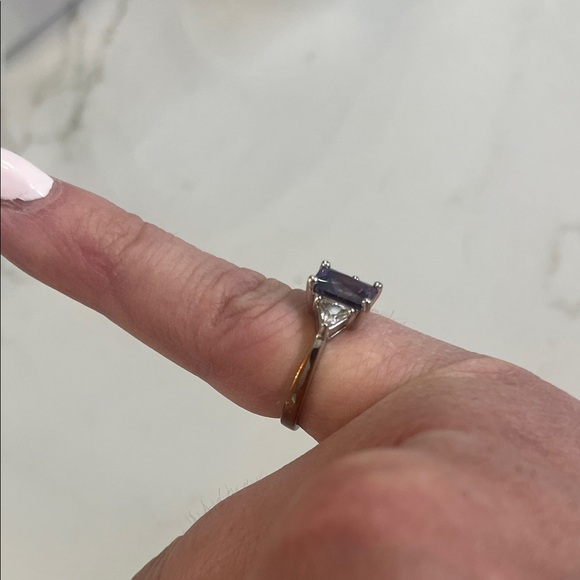 Elegant Purple Gemstone Silver Ring - Picture 4 of 6